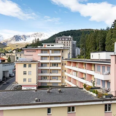 Paradies 305 *